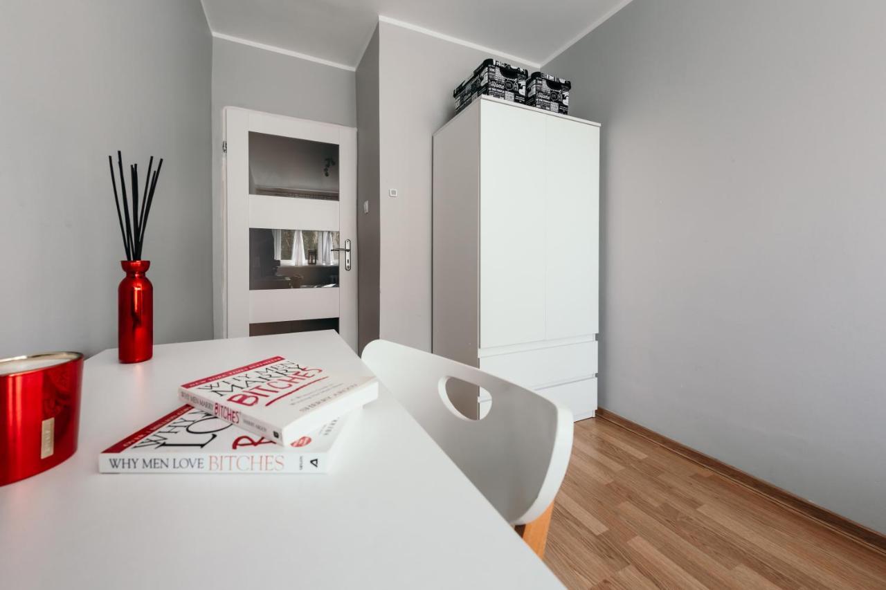 Spacious 3 Bedroom Apartament Near Olivia Business Center กดัญสก์ ภายนอก รูปภาพ
