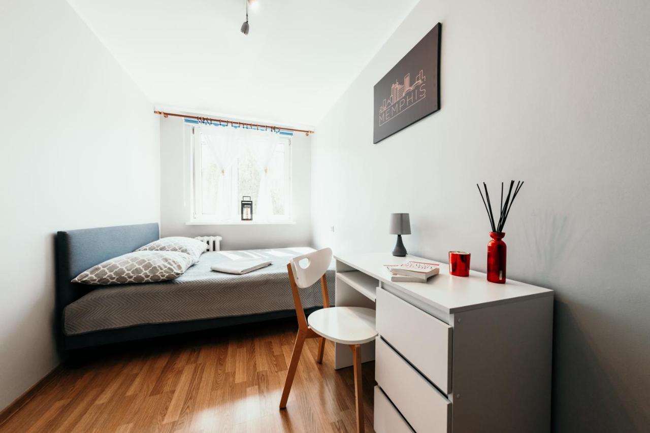 Spacious 3 Bedroom Apartament Near Olivia Business Center กดัญสก์ ภายนอก รูปภาพ